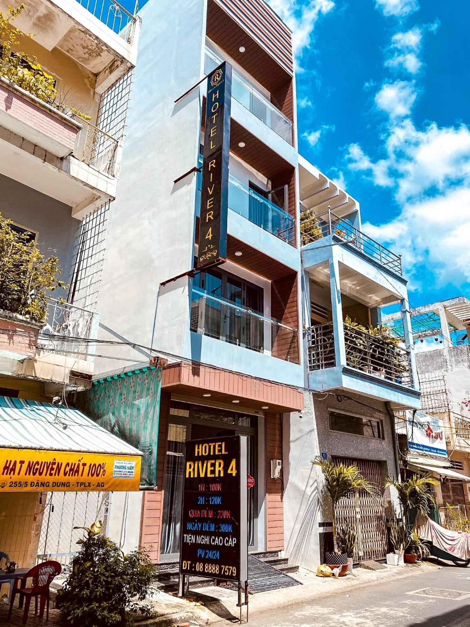 River Hotel 4 Long Xuyên エクステリア 写真